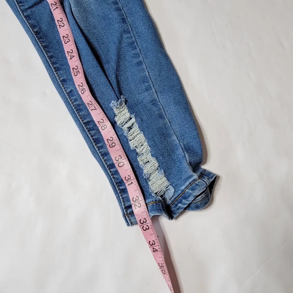 Bamboo Distressed Skinny Jeans Size 11/12 Medium Wash